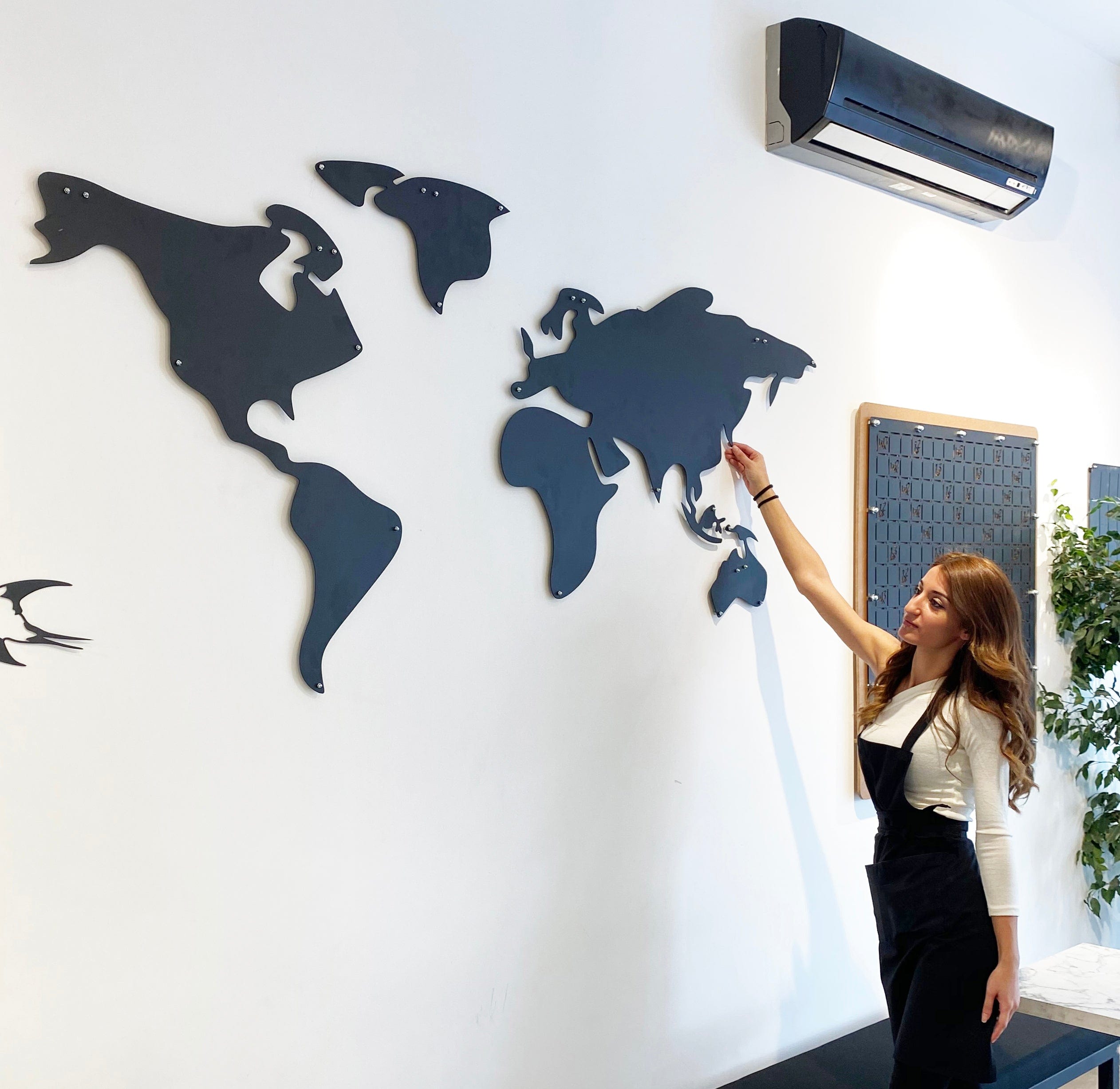 Artronauts Art Metal Wall Art World Map Silhoulette - Metal