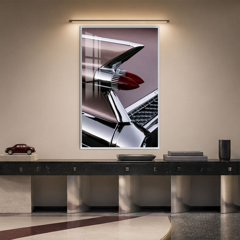 Chrome Tailfin with white frame