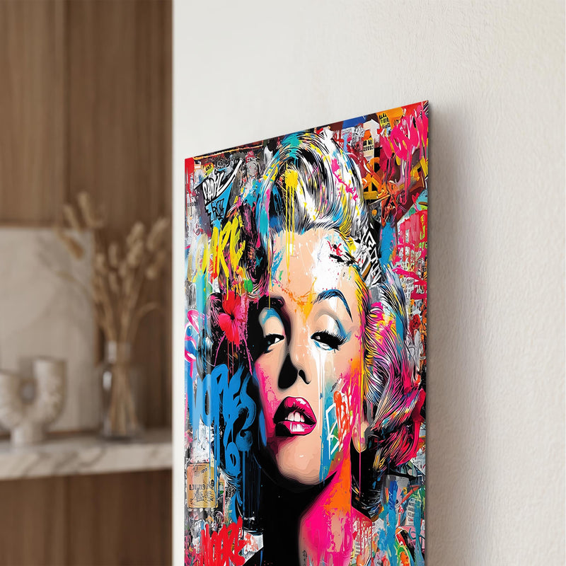 Pop Icon Graffiti lifestyle view