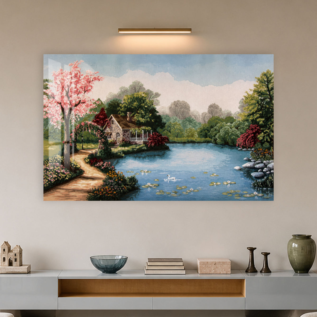 Lakeside Cottage in Bloom in a modern room