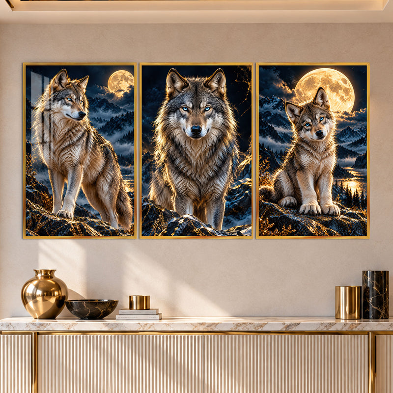 Moonlit Wolf with gold frame