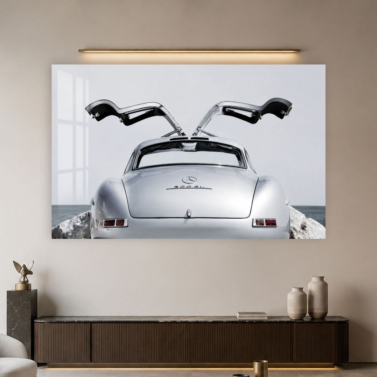 Silver Gullwing Classic in a modern room