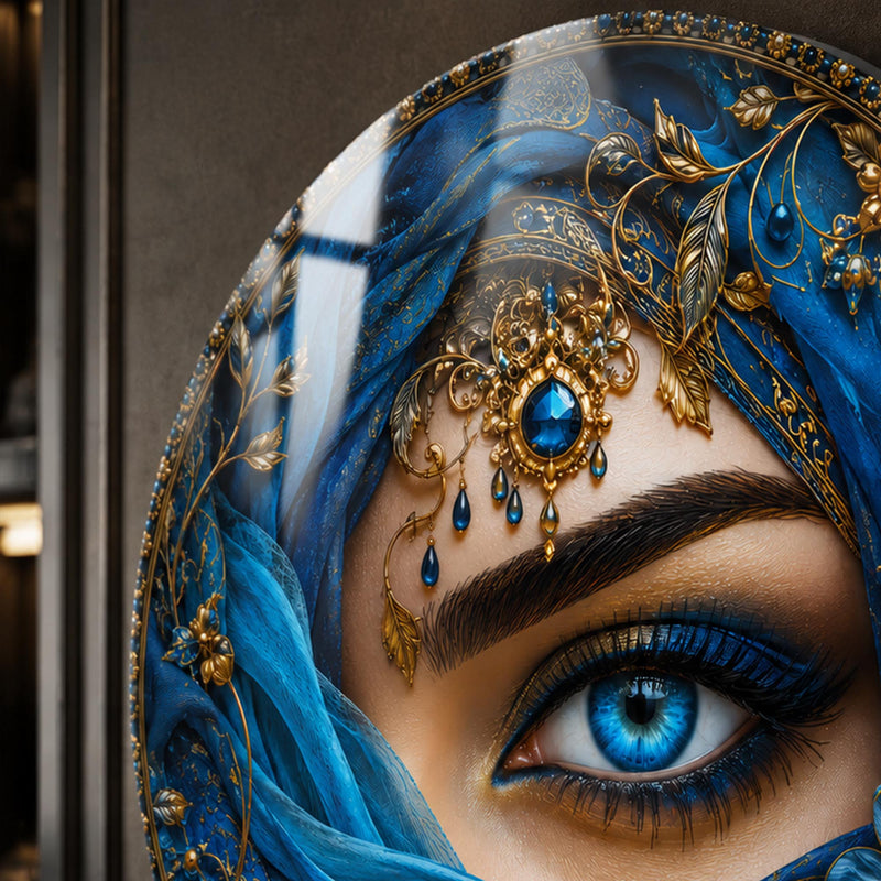Veiled Sapphire Eye lifestyle view